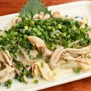 福岡の定番おつまみ。さっぱりとしていて、ビールにも焼酎にも合う一品。　
【価格】480円