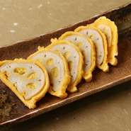 熊本県の郷土料理からしれんこんを揚げたて熱々で召し上がれ。　
【価格】580円