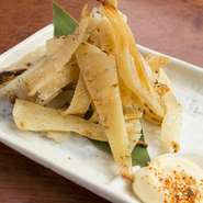 さっと焼き上げたエイヒレは香ばしく、しっとりとしていて、コラーゲンがたっぷりです。　
【価格】580円