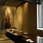 九州地方を中心とした焼酎と銘柄黒豚にて今宵、会社接待や会食シーンにも
いかがですか。接待に相応しい席も多数ありますので、詳しくは店舗までお問い合せください。
