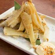 さっと焼き上げたエイヒレは香ばしく、しっとりとしていて、コラーゲンがたっぷりです。　
【価格】580円