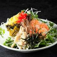 春夏バージョン、さっぱりポン酢の酸味と煮た椎茸をプラス。
ハーフサイズ：400円(税抜)　
【価格】680円