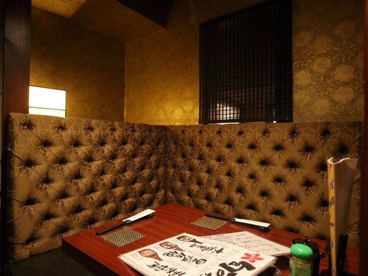 焼酎 黒豚 馬刺し 芋蔵 池袋東口店 池袋東口 東池袋 居酒屋 の料理 店内写真 ヒトサラ