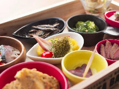 日替わりでその日のおすすめを『幡多タパス盛り合わせ』