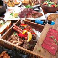 ※飲み放題：120分制（L.O.15分前）
※＋500円にてプレミアム飲み放題へ変更可！
※事前予約をお願いいたします（1日前の23時まで）
※お昼のご宴会も承ります（要予約）
※コースのみのご予約もお電話にて承っています。