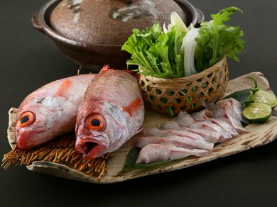冬にぴったりの鍋料理をお楽しみください