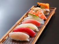 前菜・造り・焼物・温物・おまかせ寿司10貫・留椀・デザート