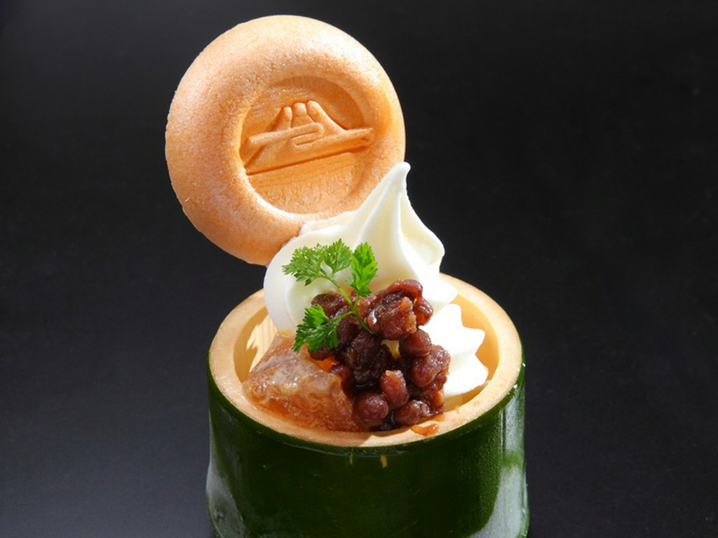 目でも楽しめる食後のお楽しみ『牧場搾りたてソフトわらび餅』