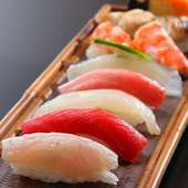 全国各地の漁師から直送で届く旬魚を使った『寿司』