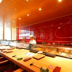 大人のデートに相応しい、寛げる佇まいの隠れ家空間