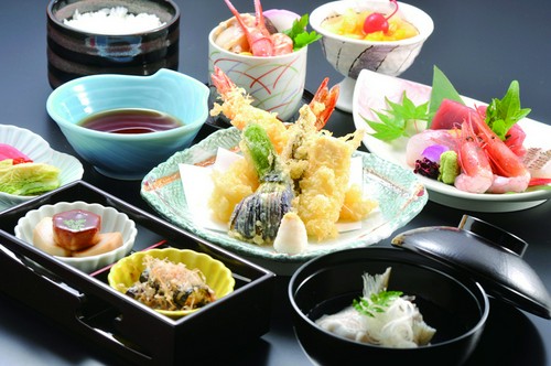 新鮮な食材を使った海鮮料理をお愉しみ頂けます。