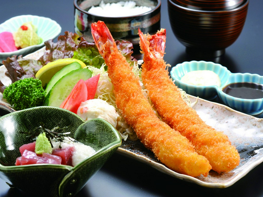 お得なランチメニューご用意しております。