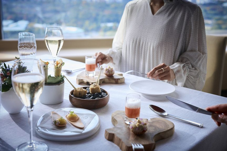高層階から見下ろす絶景に気持ちも高まる
