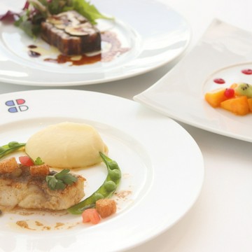 【MENU DINER（B）】前菜、魚料理、肉料理、デザート　全4品