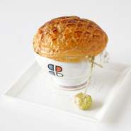 季節のランチコース　
前菜、魚料理または肉料理、デザート、食後のお飲み物