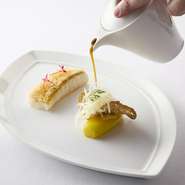 ランチ女子会やママ会にも気兼ねなく足を運ぶことができる一軒。子ども向けのメニュー『MENU ENFANTS』もあり。ワンランク上の食事会を催すことができます。