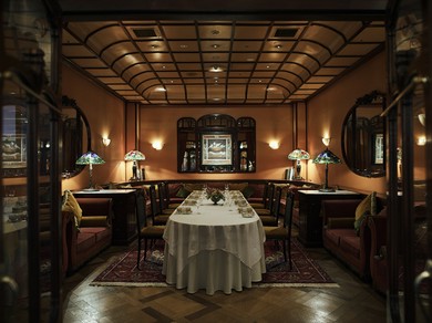 大切な方との食事を華やかに彩る個室空間