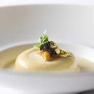 世界中の美食家を魅了してやまない世界最高峰のお料理と洗練されたヨーロピアンウェディング。