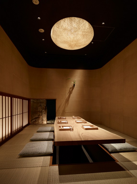 人数に応じて選べる個室。和やかなムードで商談もスムーズに進む