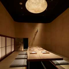 人数に応じて選べる個室。和やかなムードで商談もスムーズに進む