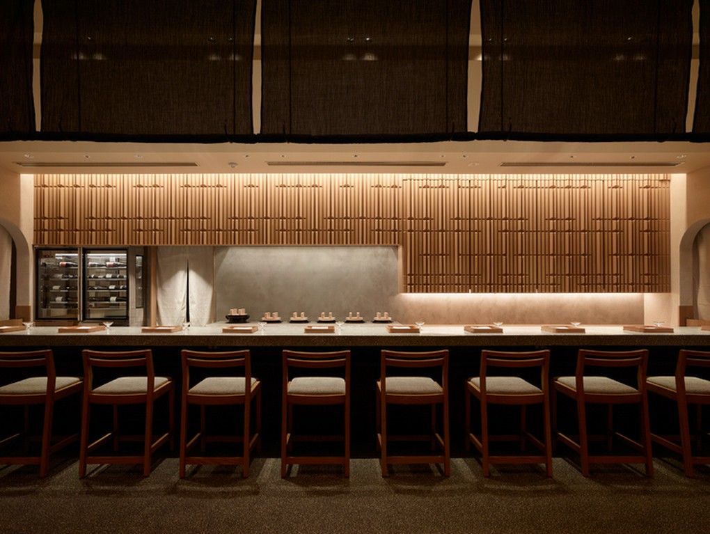 臨場感溢れるカウンター席は、おひとり様の特等席