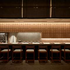 臨場感溢れるカウンター席は、おひとり様の特等席