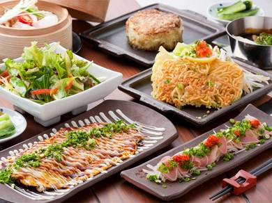 バリエーション豊富な料理を囲んで盛り上がる歓送迎会