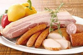 鹿児島「茶美豚」などを使用した『自家製スモーク』