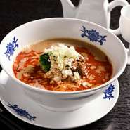 深いコクの濃厚な一杯『華都自慢の担々麺』