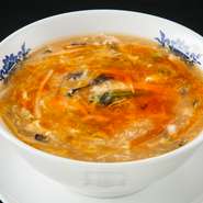 料理長おすすめ　スーラータン麺