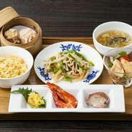 ・一口前菜盛り合わせ・スープ・華都自慢のあれこれ・今月の一品・華都特製炒飯or馬家の麻婆豆腐・本日のデザート　（写真はイメージです）