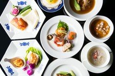 家庭料理という意味をもつ「家常（ジャーチャン）」をコンセプトに華都飯店らしさを凝縮したコースです。