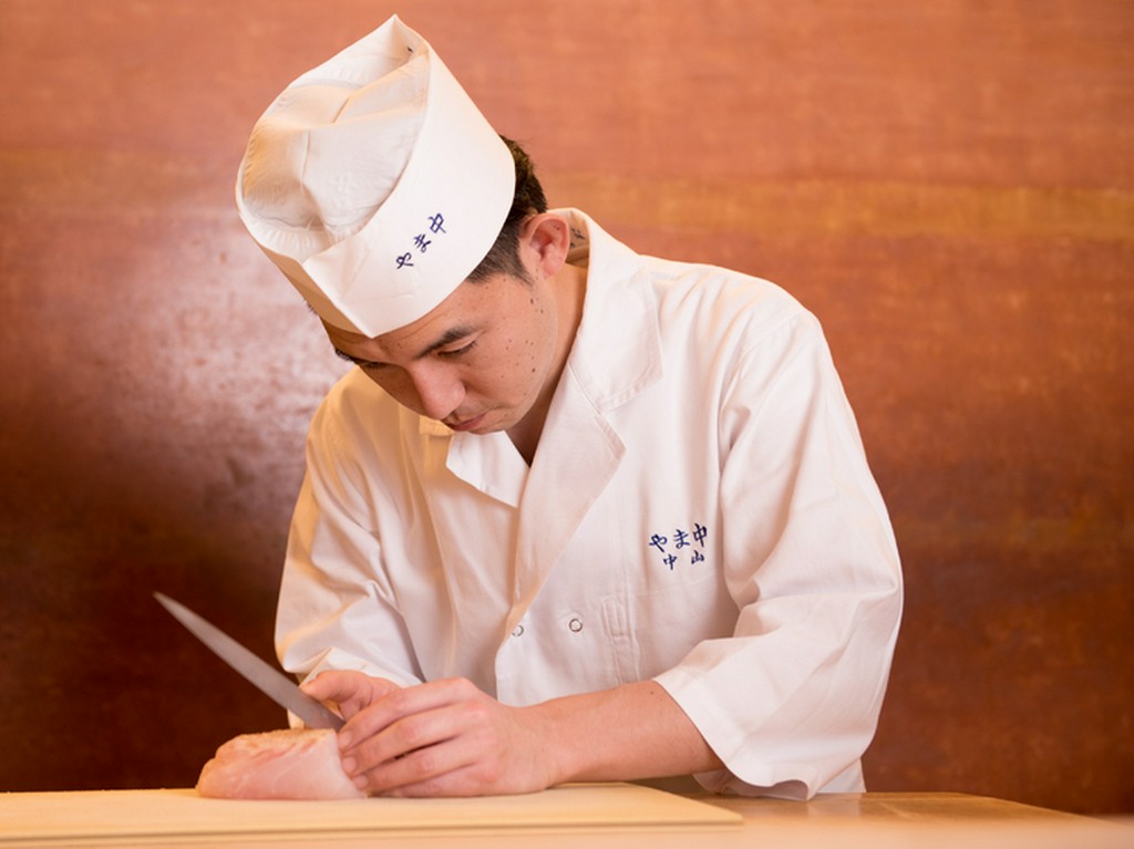 自然な声がけで、すし店はハードルが高いという印象を取り除く