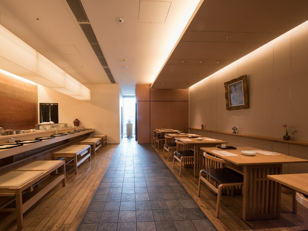 1人客も、カップル客も、グループ客も、それぞれの楽しみ方を！