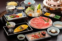 旬菜・ローストビーフ握り寿司・ミニステーキ・すき焼（80g）又はしゃぶしゃぶ（80g）お食事・デザート