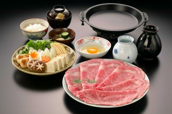 秘伝の割り下でいただく『すき焼』