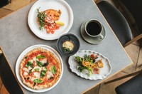 前菜、ピッツァ・パスタ、メイン、デザート、カフェ
※ピッツァとパスタの12品の中から1品