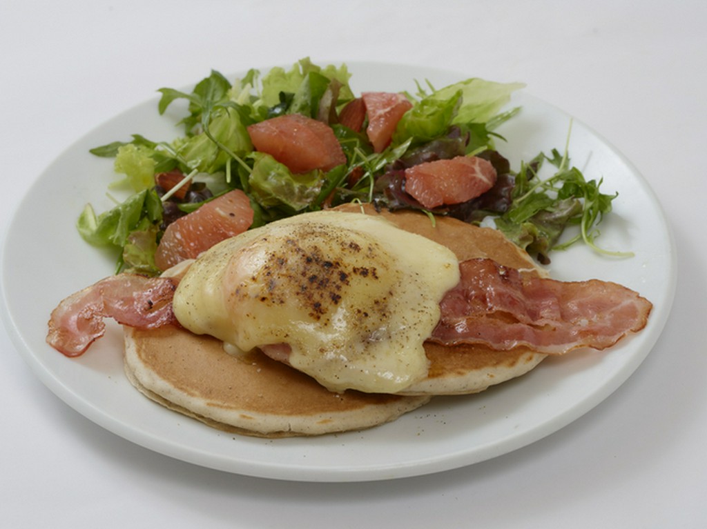 ※単品パンケーキ・単品パフェに＋440円で、コーヒーor季節の紅茶付きセットにできます。