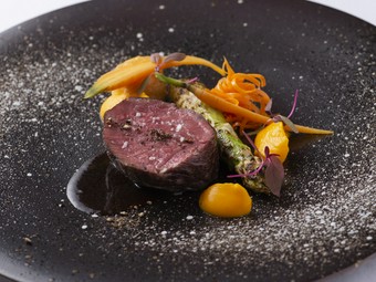 厳選された九州の食材中心のコース
