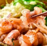 プリプリ！肉汁ジュワッ！ガーリック風味が食欲をそそります。ビールとの相性◎