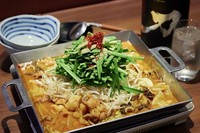 自家製秘伝だれを使用しピリっとした辛みそ味でお酒のお供にもちろんご飯と一緒でも最高の一品になっています！是非ご堪能下さい！