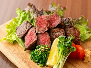 塩とわさびでさっぱりと食べる『佐賀牛サイコロステーキ』