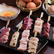 鮮度・品質が良質の「みつせ鶏」をはじめとする食材にこだわり、その他も九州で採れた新鮮な野菜や卵、佐賀県産の「一の塩」や福岡県産の醤油など調味料にもこだわっています。