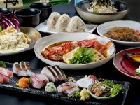 お刺身からご飯物まで全7種類。その日長浜市場から仕入れたお魚をふんだんに使用した、和食好き、魚好きにはたまらないコースです。