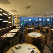 広々とした店内で女子会はいかかですか？個室もご用意しております。