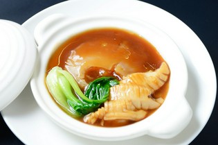 【四川飯店】伝統の一品『フカヒレの姿煮』