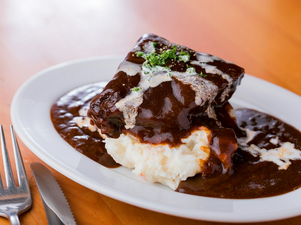 6時間以上煮込んだ『牛ホホ肉の赤ワイン煮込み』