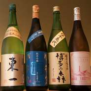 日本酒は九州各地より、水炊きの味わいに合ったものをセレクト。個性異なるさまざまな銘柄のなかから、自分好みの組み合わせを見つけてみませんか。