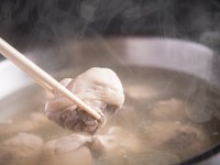 コース・セットで楽しむ『博多水炊き』各コースの内容はコースタブでご紹介中です。