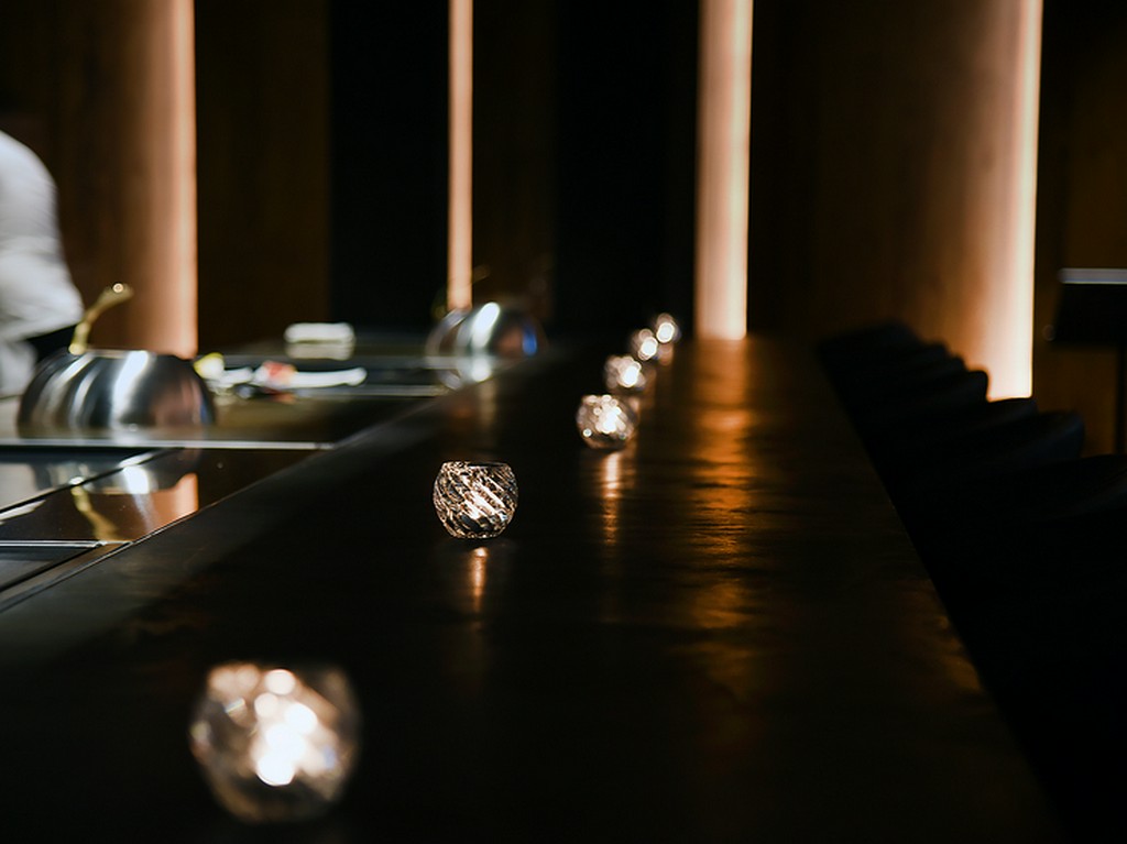 落ち着いたシルエットの、笑みの絶えない空間